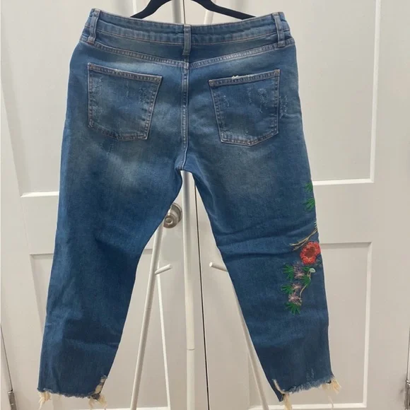 Zara embroidered ankle jeans